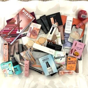 New 40 pc Designer Beauty Box Buxom Benefit Tarte Fenty Nars Kylie Laura Geller